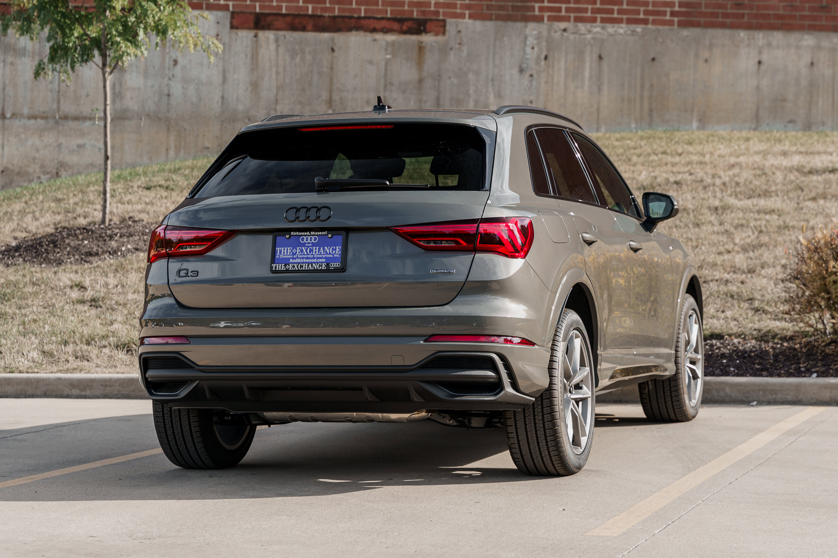 2025 Audi Q3 S line Premium photo 3