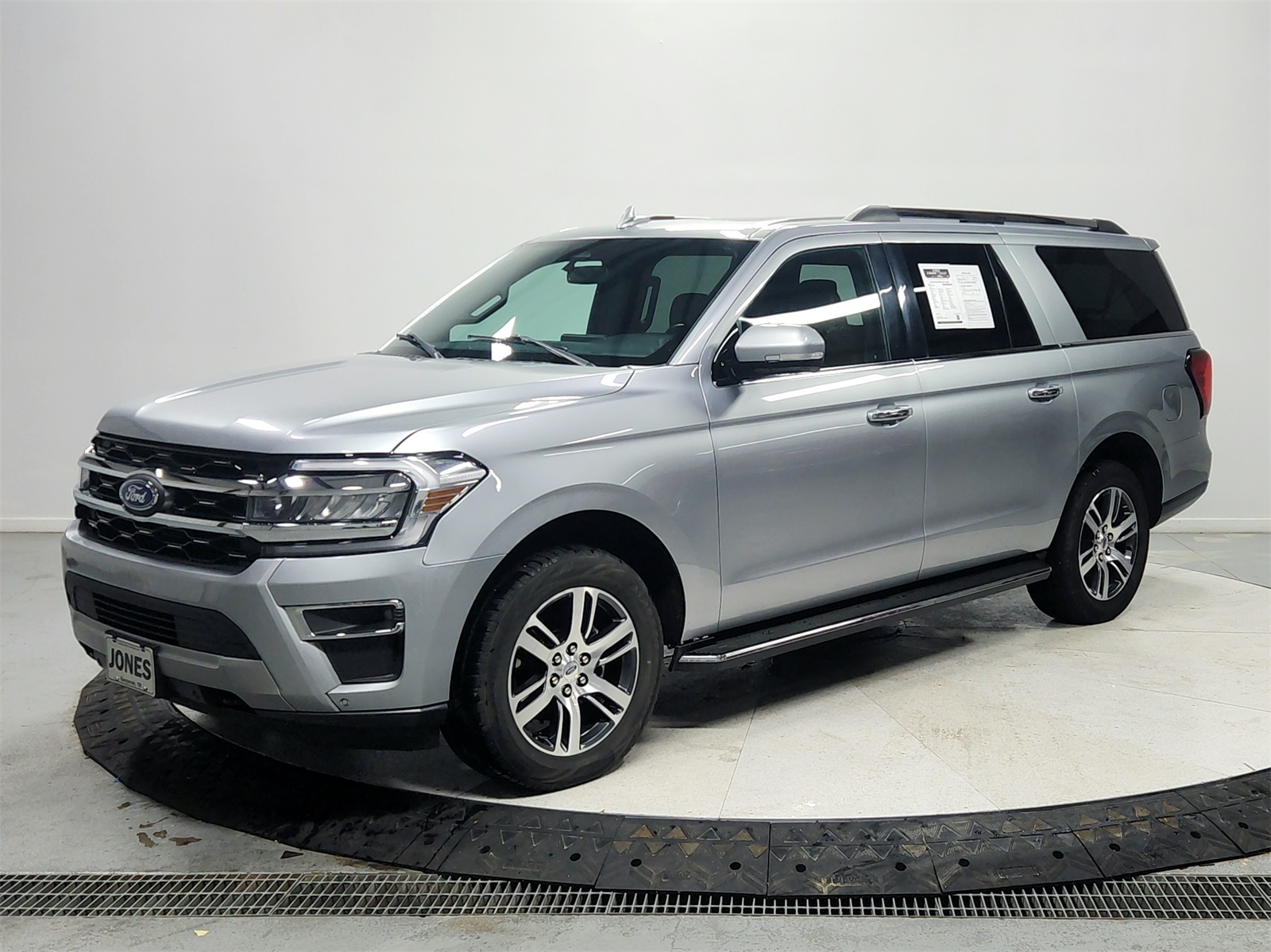 2023 Ford Expedition MAX Limited photo 3