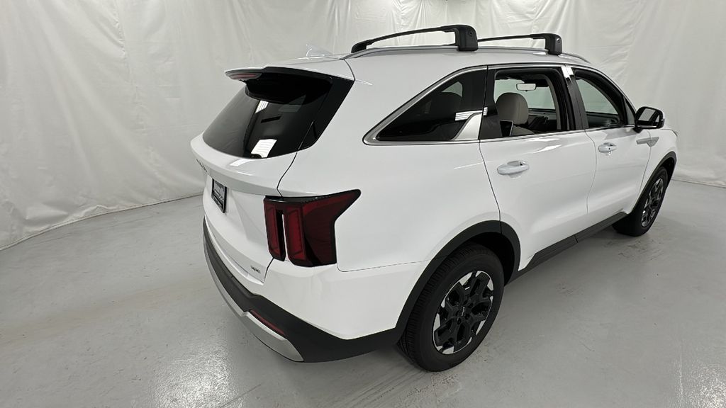 2025 Kia Sorento S photo 3