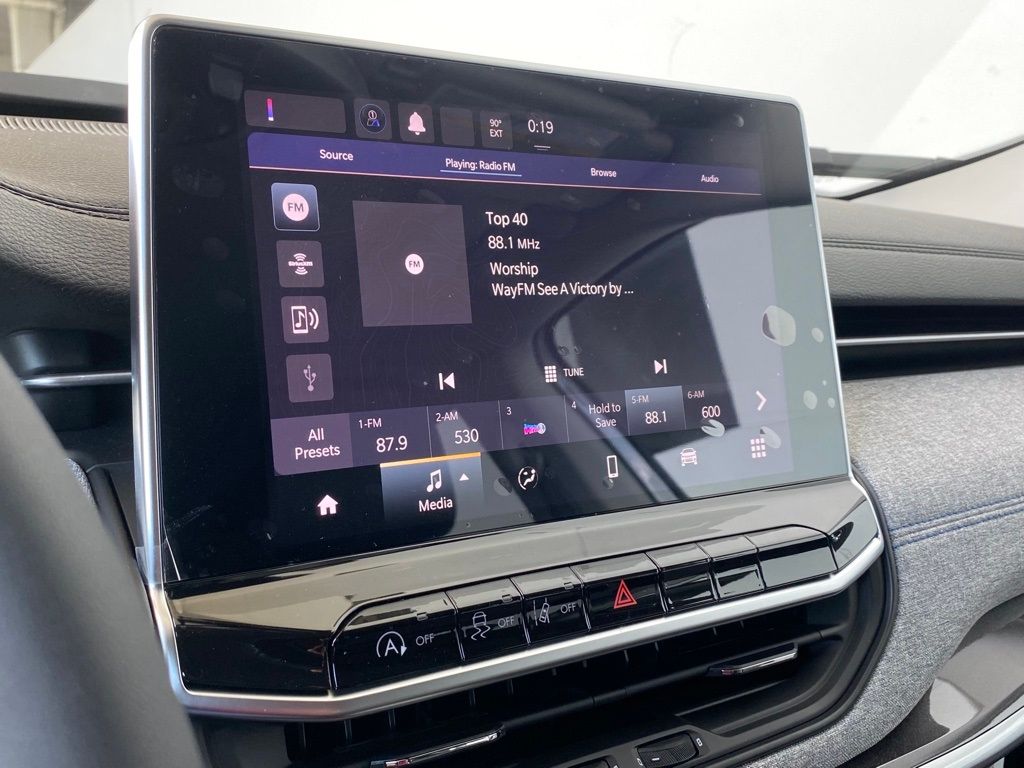 2022 Jeep Compass Latitude photo 11