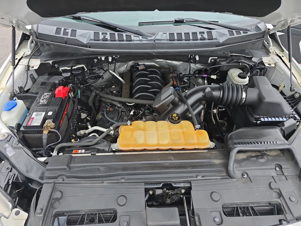 2015 Ford F-150 XLT photo 26