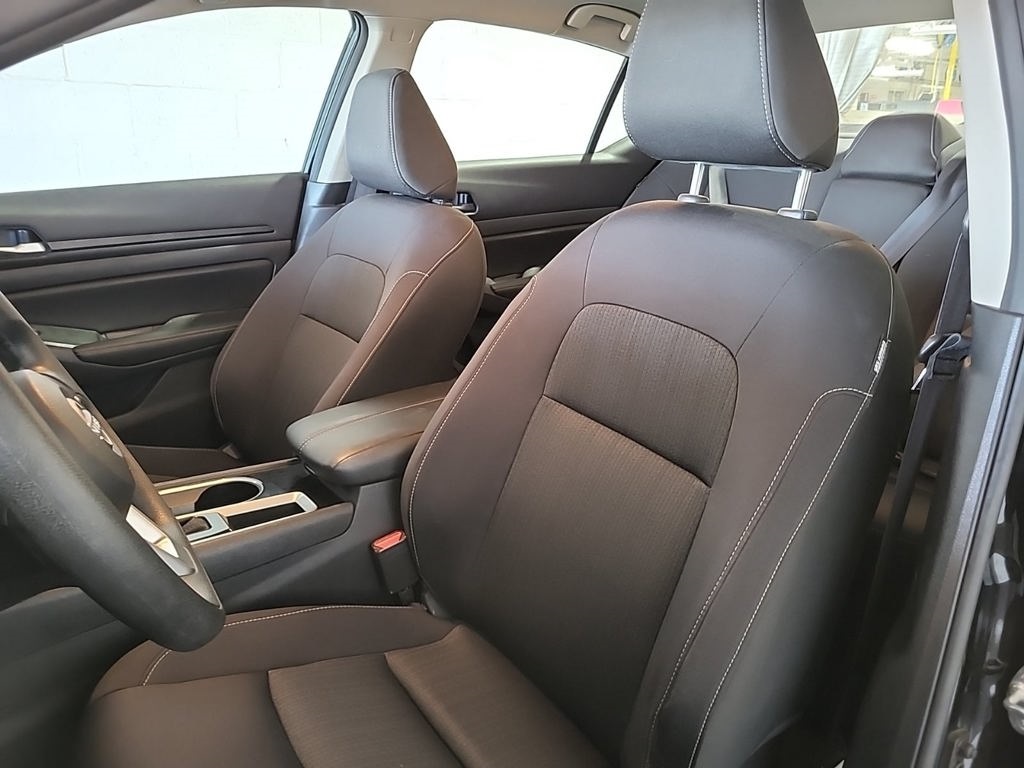 2024 Nissan Altima 2.5 SV photo 4