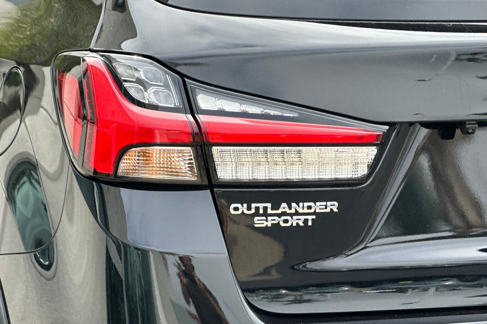2025 Mitsubishi Outlander Sport S photo 13