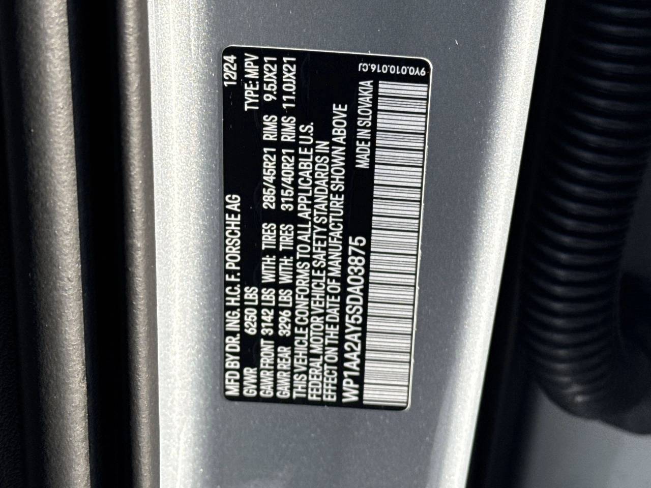 2025 Porsche Cayenne Base photo 22