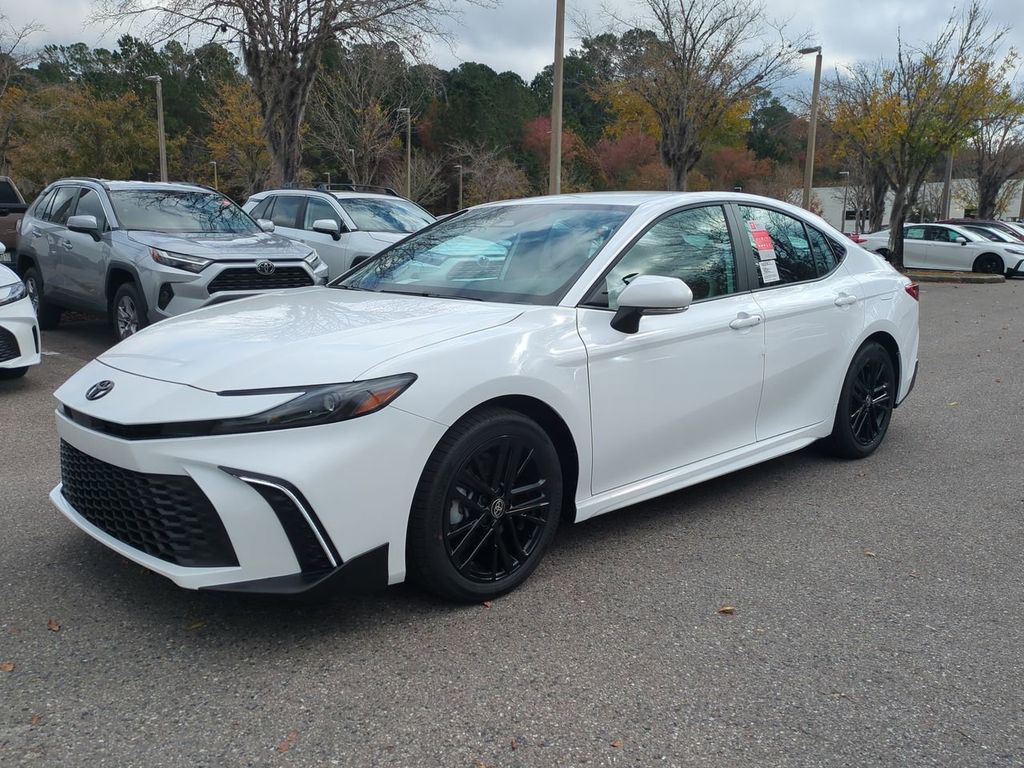 2026 Toyota Camry SE's photo