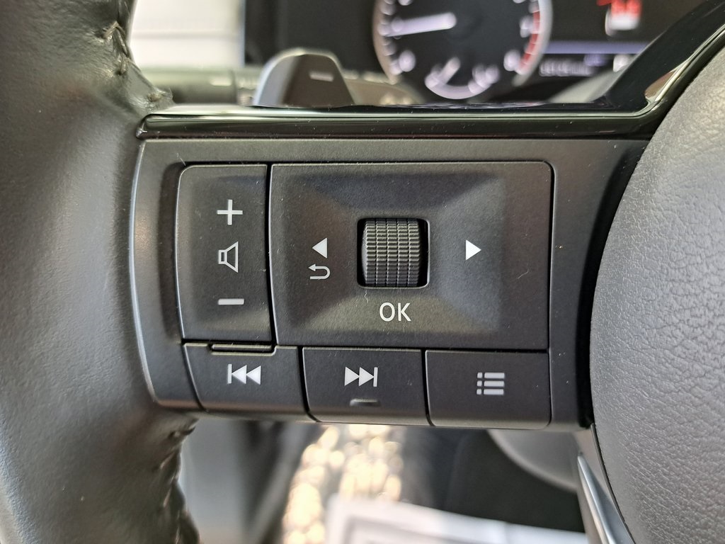 2022 Nissan Pathfinder SV photo 10