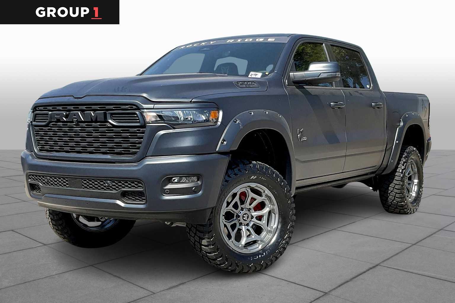 New 2025 RAM 1500 Big Horn Crew Cab in Dallas #SN775226 Dallas