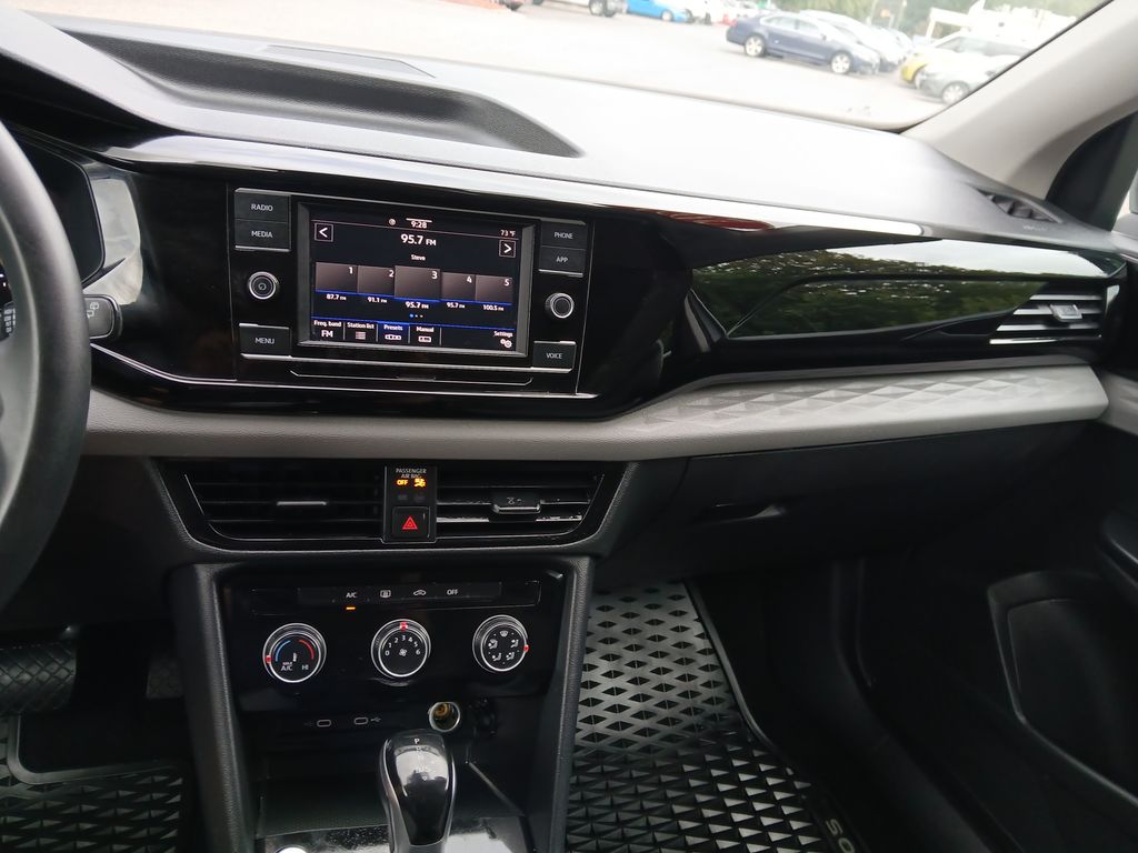 2024 Volkswagen Taos S photo 15