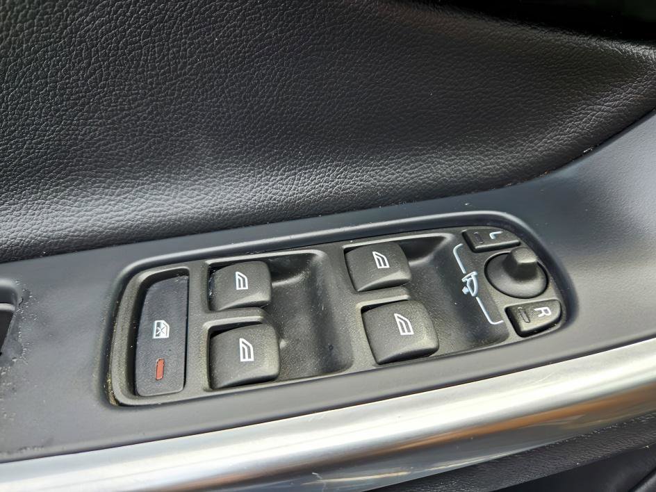 2015 Volvo V60 T5 Drive-E Platinum photo 24