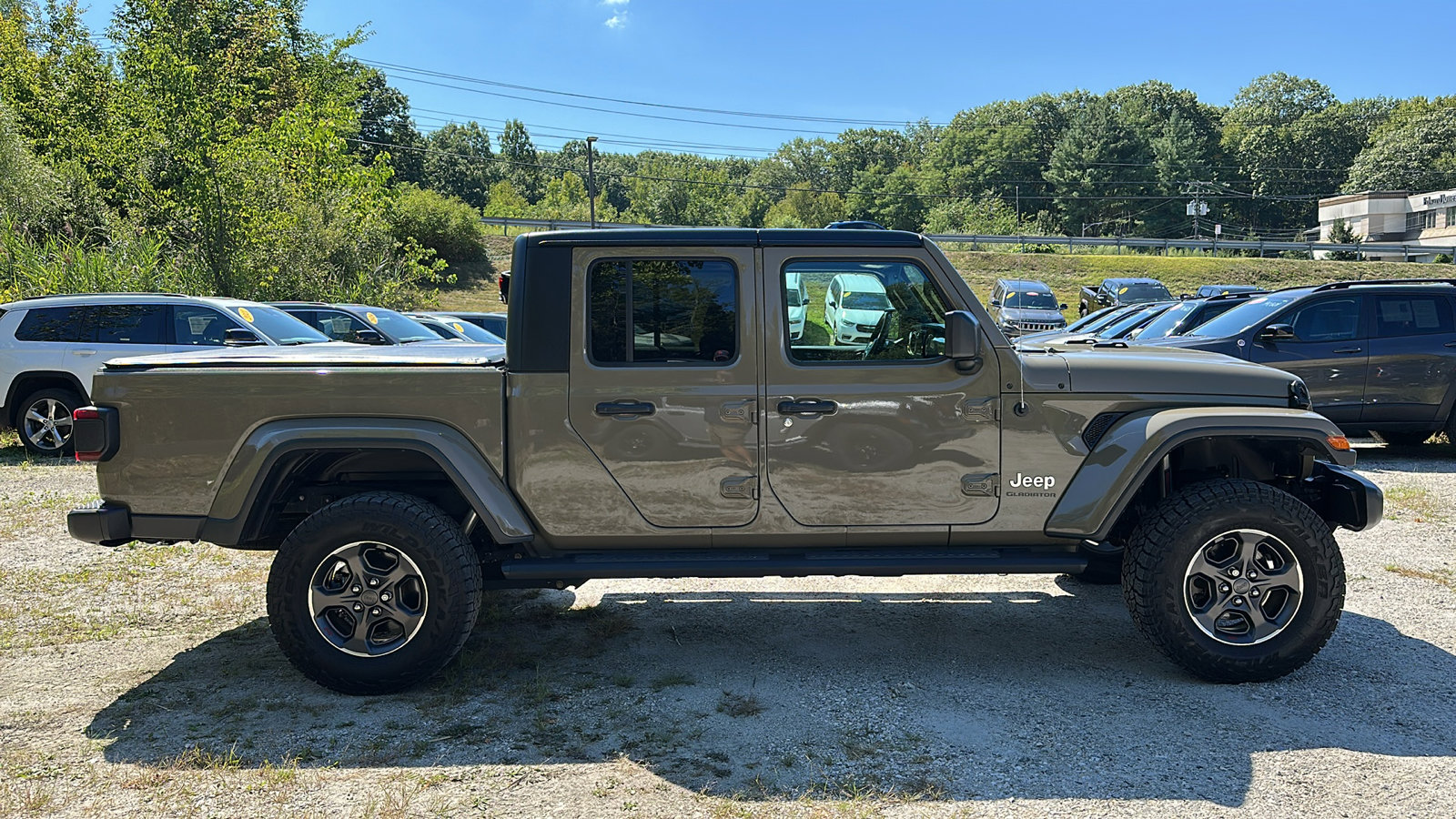 2020 Jeep Gladiator Overland photo 2