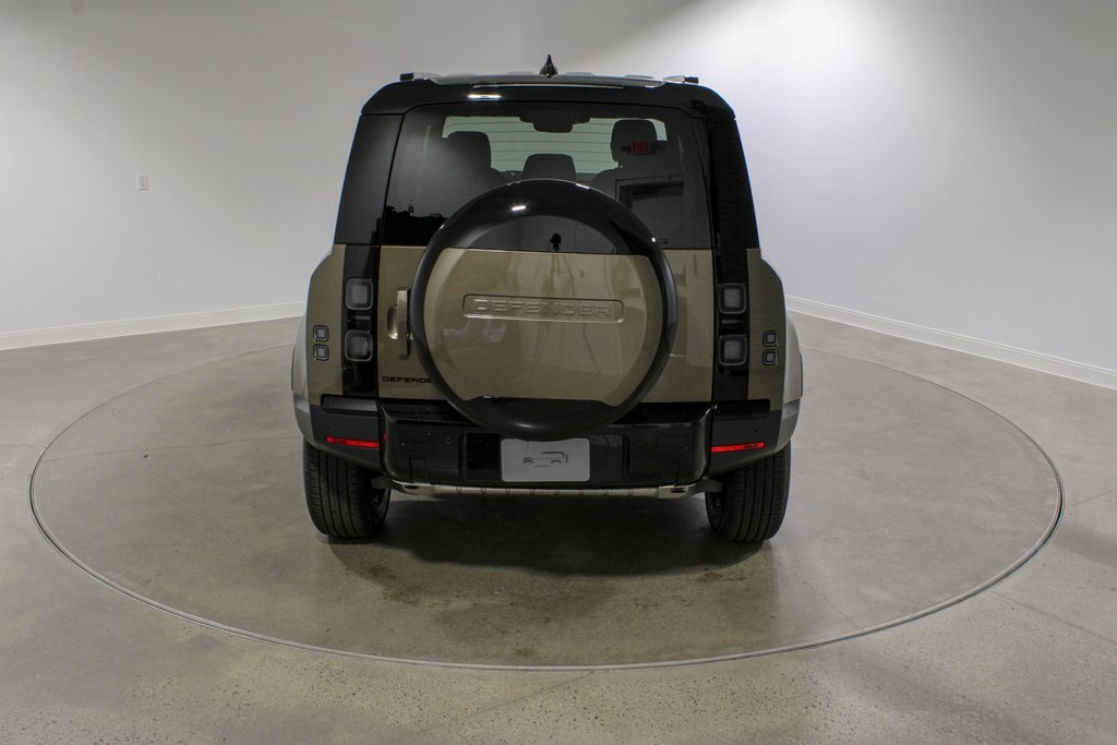 2026 Land Rover Defender 110 S photo 4