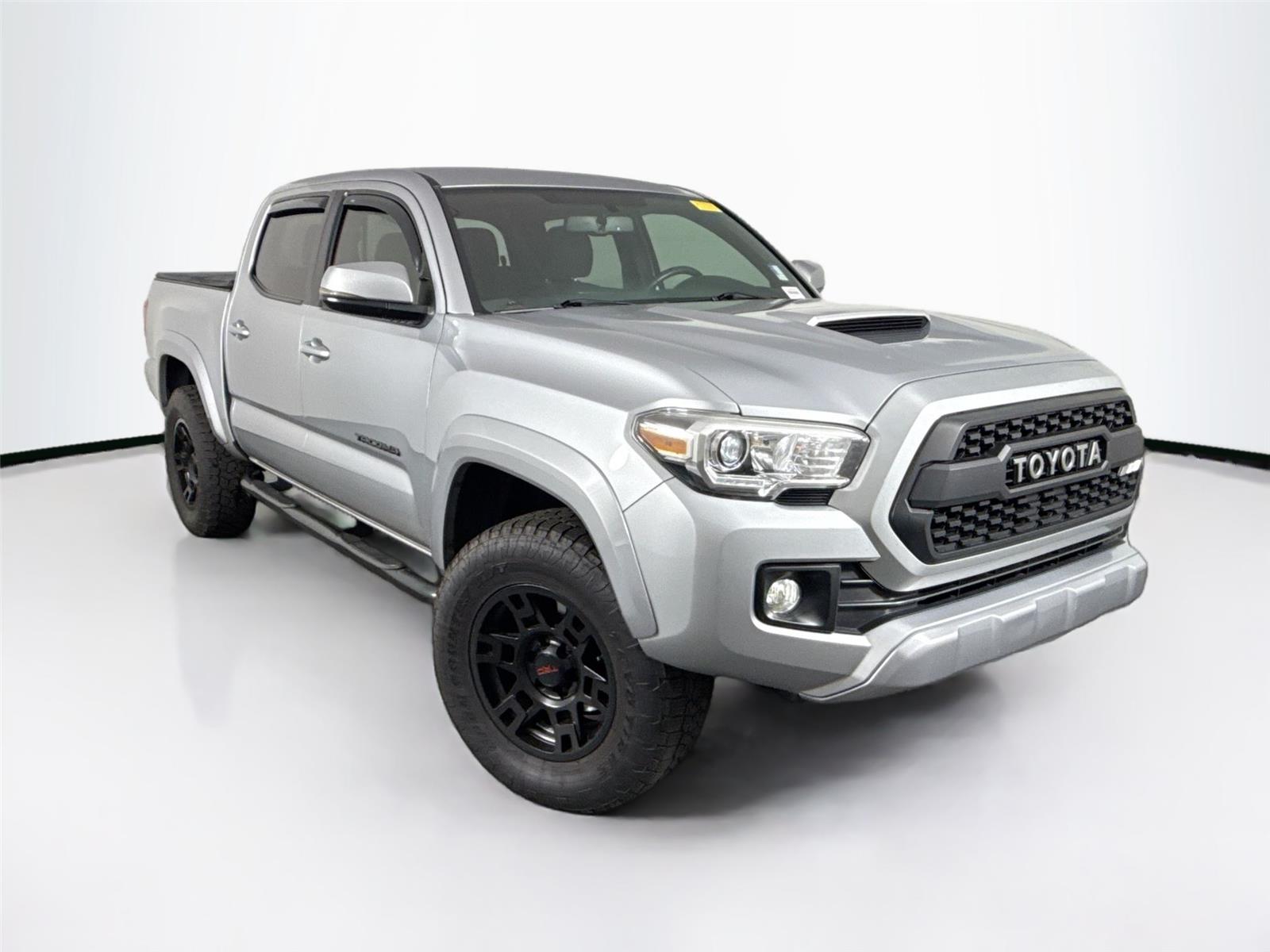 2017 Toyota Tacoma SR5 TRD Sport photo 4