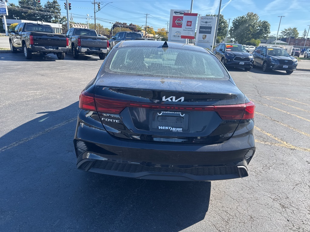 2023 Kia Forte LXS photo 5