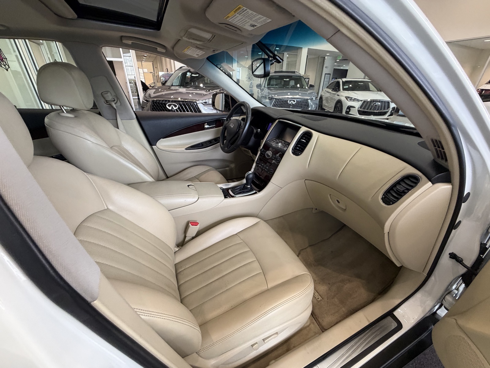 2017 Infiniti QX50 Base photo 3