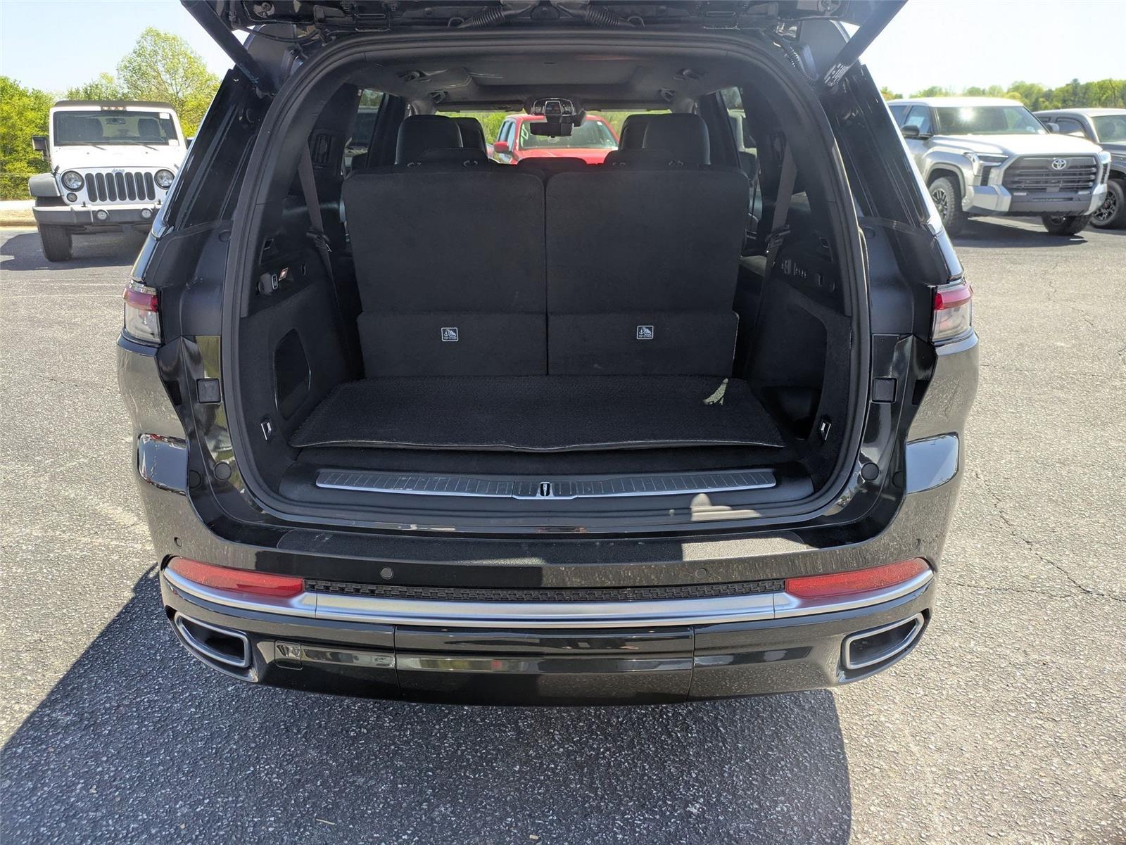 2023 Jeep Grand Cherokee L Summit Reserve photo 25