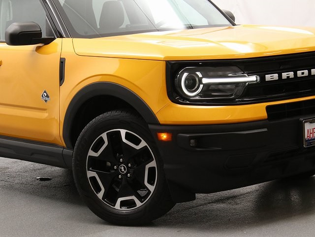 2022 Ford Bronco Sport Outer Banks photo 2