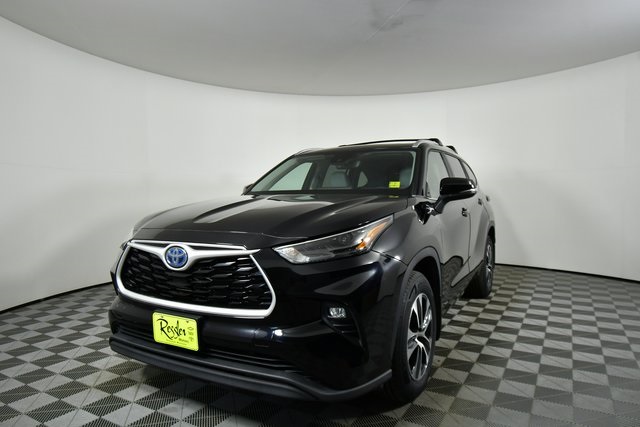 2023 Toyota Highlander Hybrid XLE photo 2