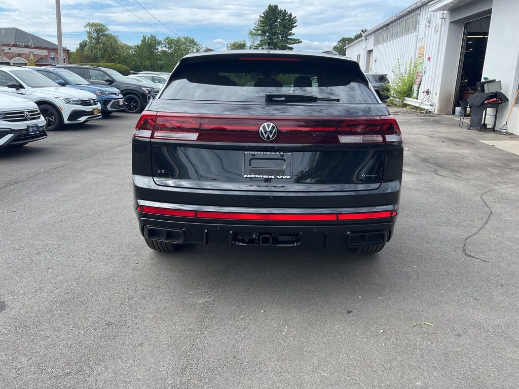 2026 Volkswagen Atlas Cross Sport SEL R-Line photo 7