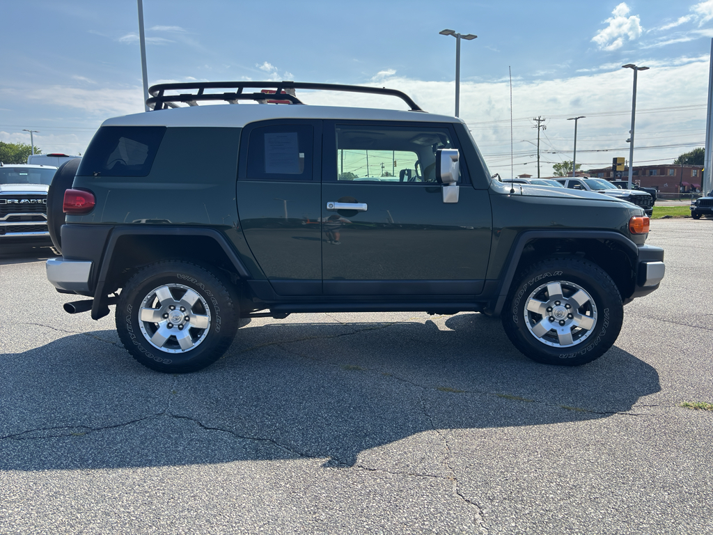 2014 Toyota FJ Cruiser Base photo 8