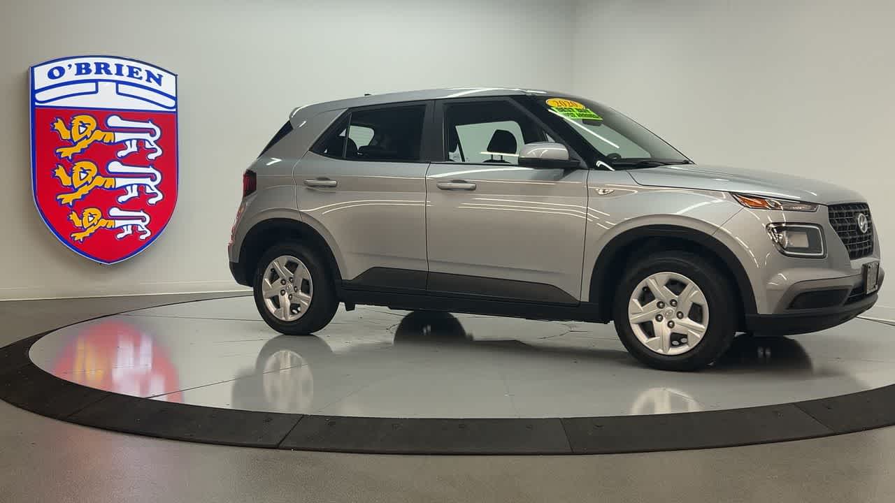 2020 Hyundai Venue SE photo 2