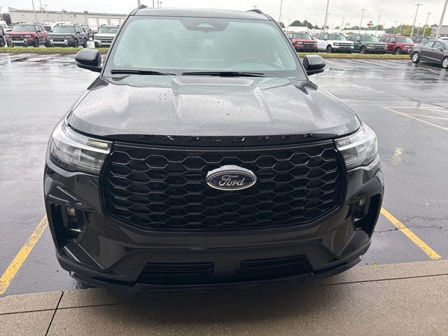 2025 Ford Explorer ST-Line photo 22