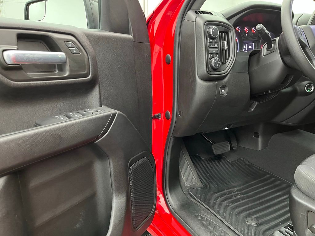 2022 Chevrolet Silverado 1500 Custom photo 14