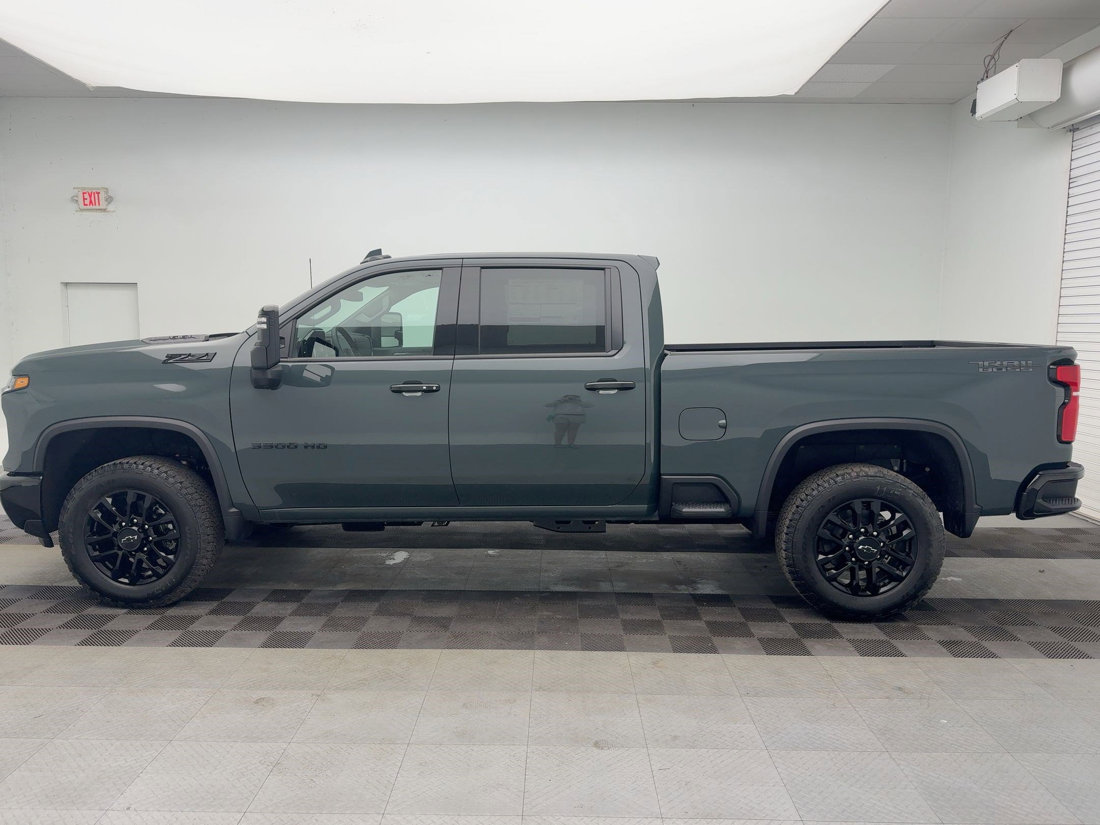 2026 Chevrolet Silverado 3500HD LTZ photo 2