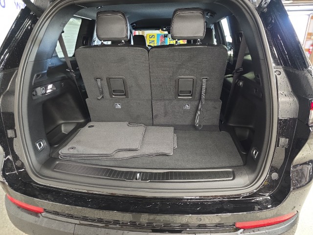 2025 Jeep Grand Cherokee Altitude photo 5