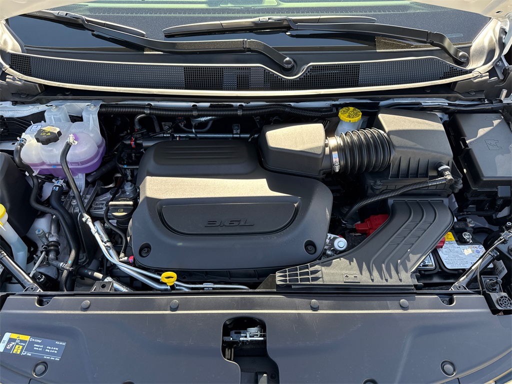 2025 Chrysler Pacifica photo 8