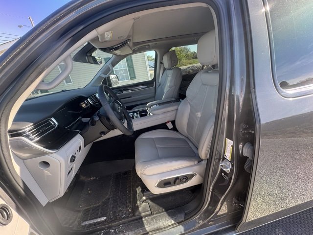 2023 Jeep Wagoneer Base photo 4