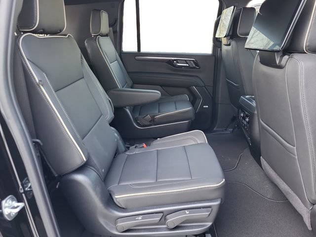 2025 Chevrolet Suburban Premier photo 21
