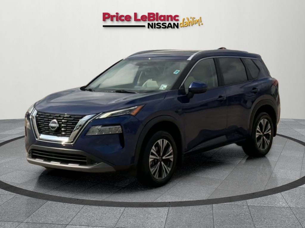 2022 Nissan Rogue SV photo 2
