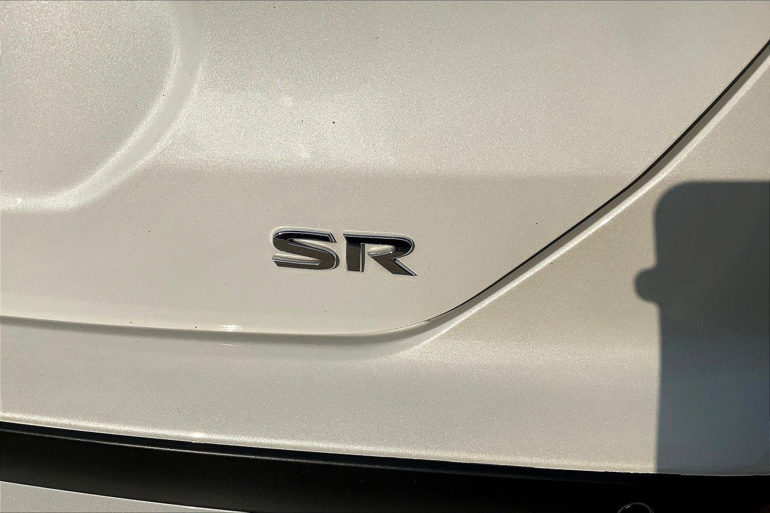 2023 Nissan Kicks SR photo 8