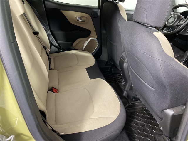 2015 Jeep Renegade Latitude photo 8