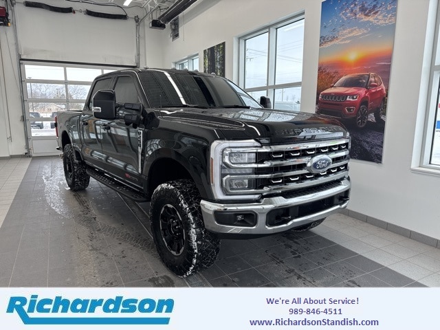 2025 Ford F-250 Super Duty Lariat's photo