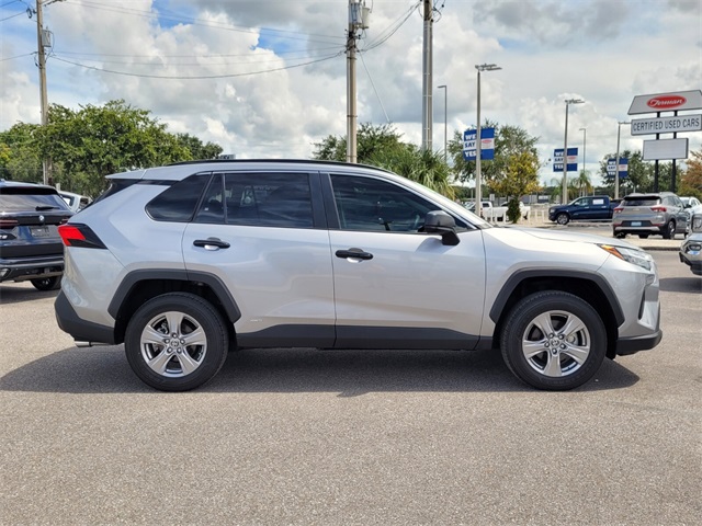 2024 Toyota RAV4 Hybrid LE photo 7