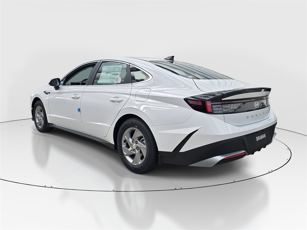 2026 Hyundai Sonata SE photo 4