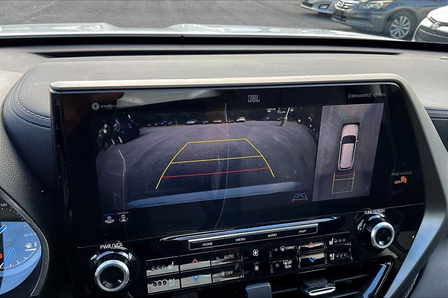 2021 Toyota Highlander Hybrid Limited photo 24