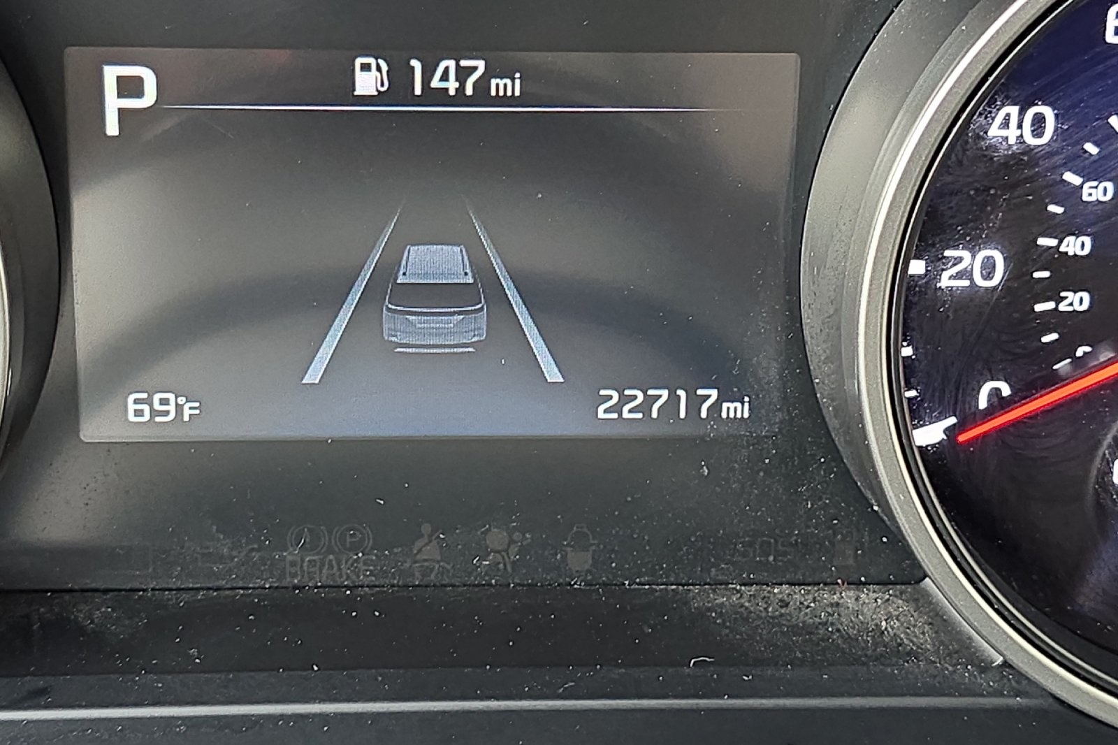 2024 Kia Carnival LX photo 27