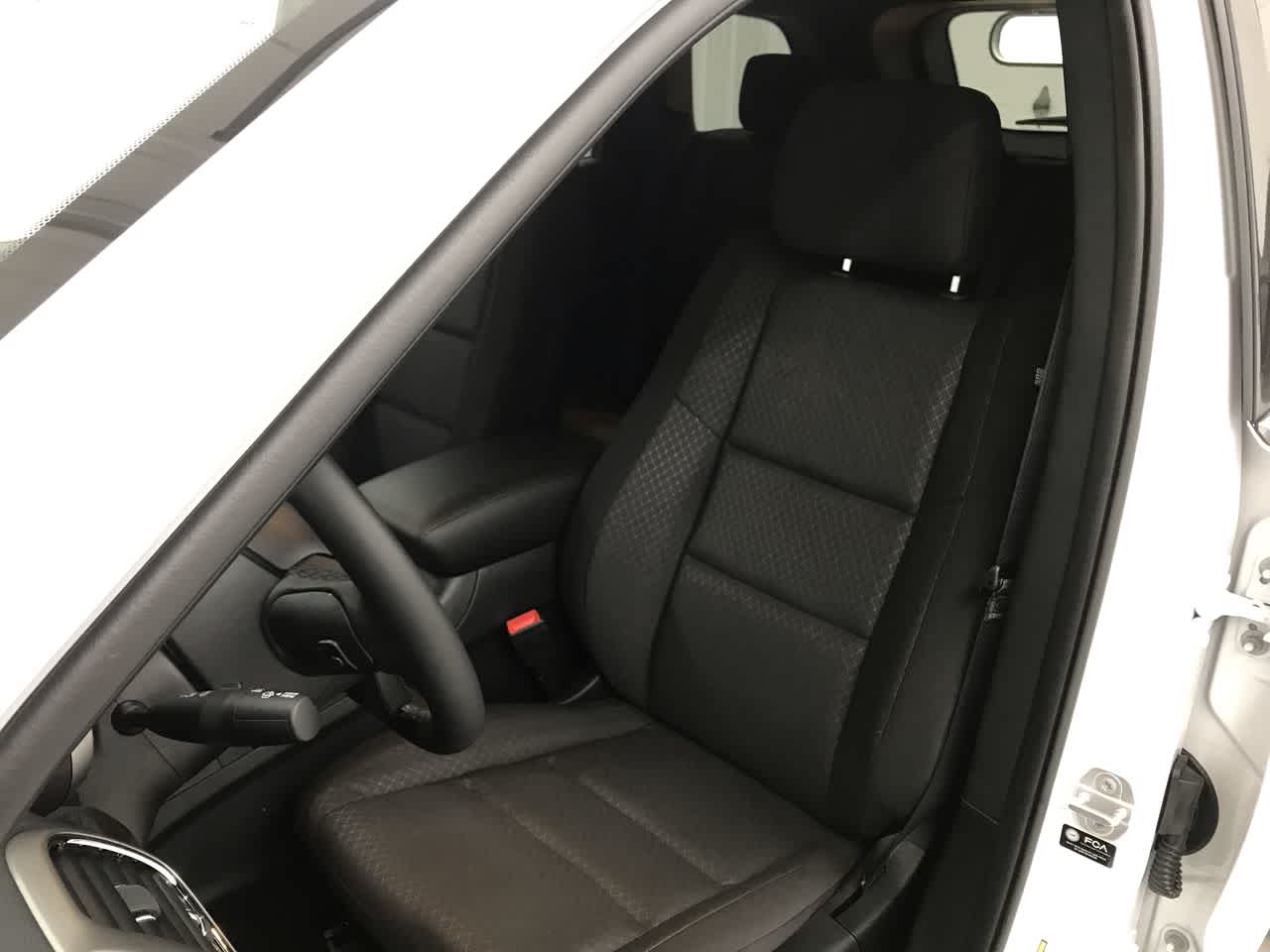 2022 Jeep Cherokee Laredo photo 4