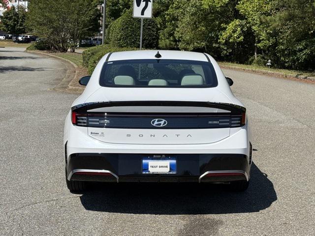 2026 Hyundai Sonata SEL Sport photo 3