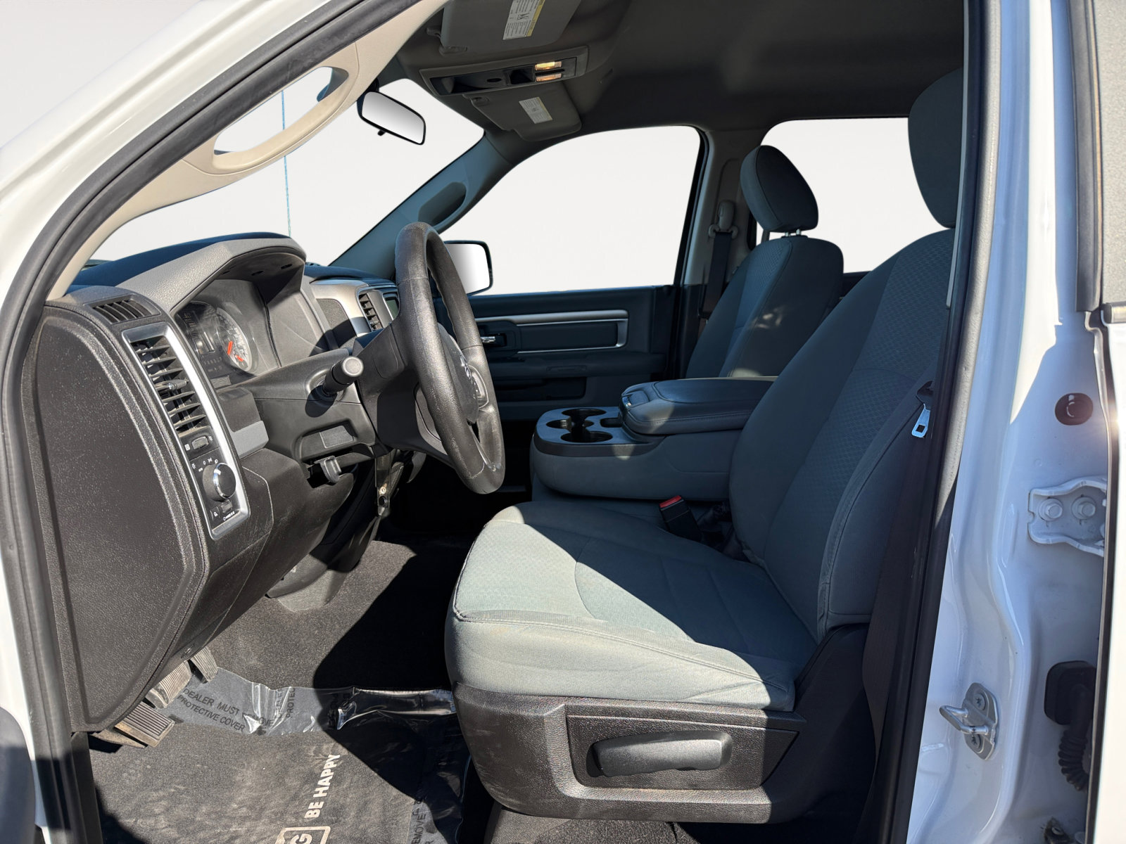 2019 Ram 1500 SLT photo 10