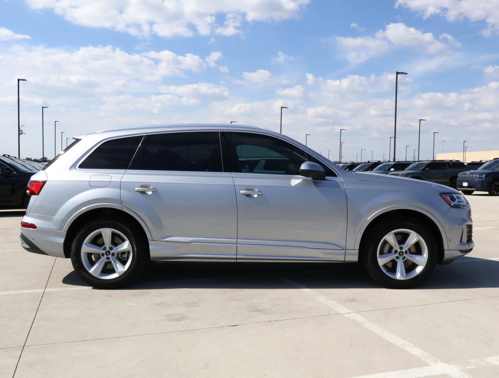 2021 Audi Q7 Premium photo 5