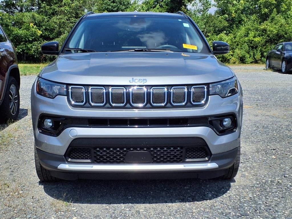 2022 Jeep Compass Limited photo 2