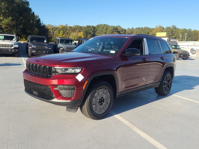 2025 Jeep Grand Cherokee Altitude photo 4