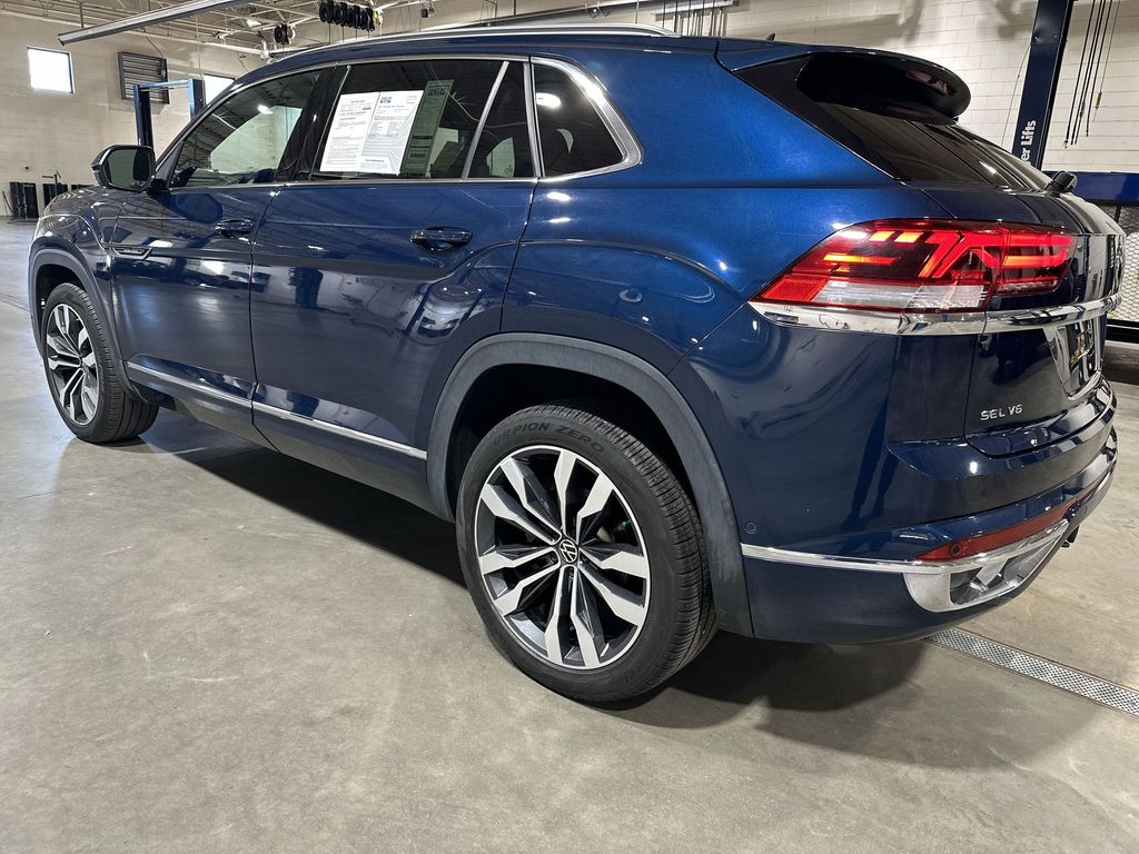 2022 Volkswagen Atlas Cross Sport V6 SEL Premium R-Line photo 4
