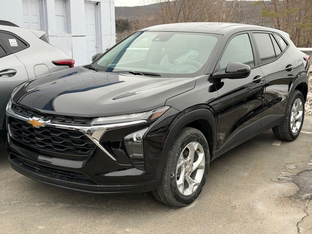 2026 Chevrolet Trax LS's photo