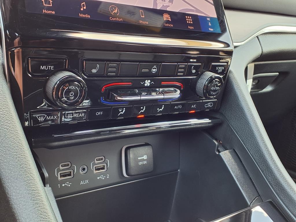 2025 Jeep Grand Cherokee Limited photo 4