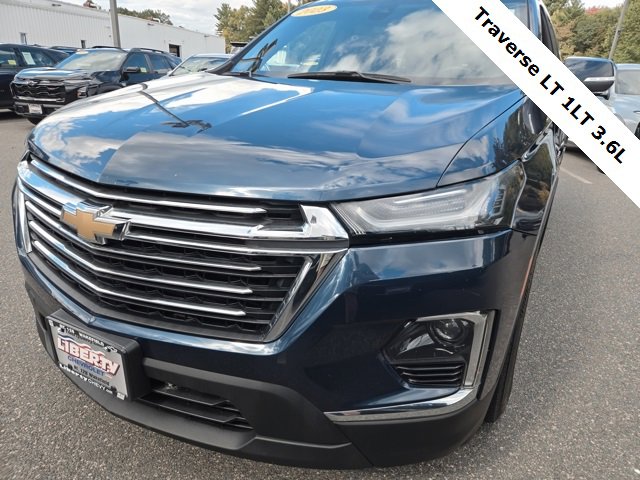 2023 Chevrolet Traverse Cloth photo 2