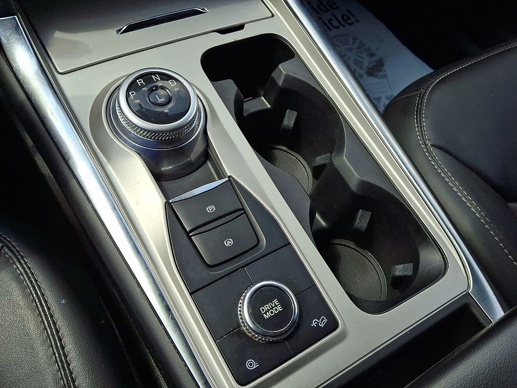 2022 Ford Explorer XLT photo 13
